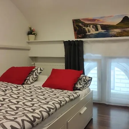 Eiffel-t45 Five Bedroom Apartament *