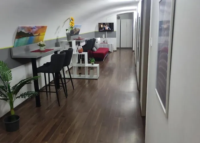Eiffel-t45 Five Bedroom *