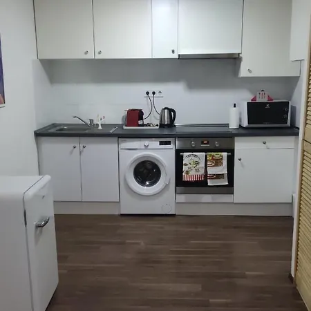 Eiffel-t45 Five Bedroom