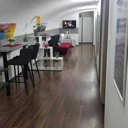 Eiffel-t45 Five Bedroom *