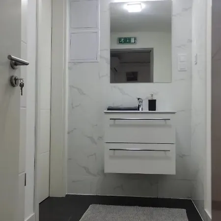 Eiffel-t45 Five Bedroom *