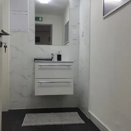 Eiffel-t45 Five Bedroom * Budapest