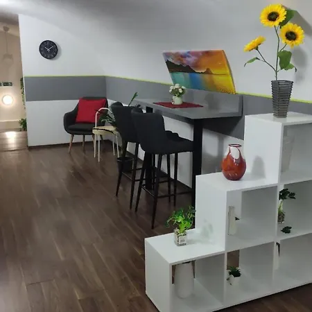 Appartement Eiffel-t45 Five Bedroom Budapest