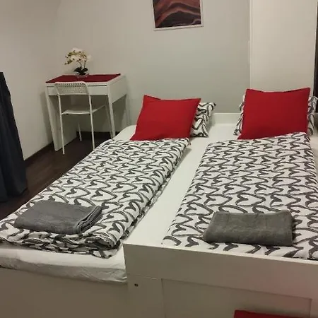 Eiffel-t45 Five Bedroom Appartement *