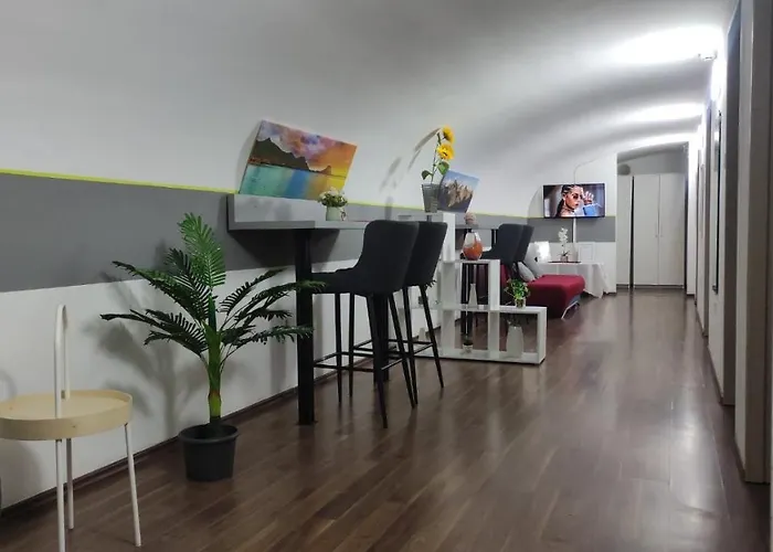 Appartement Eiffel-t45 Five Bedroom