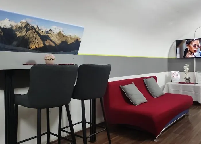 Eiffel-t45 Five Bedroom